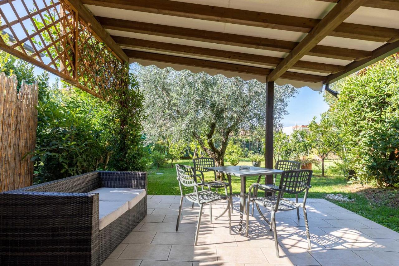 Residence Il Melograno Manerba del Garda Buitenkant foto