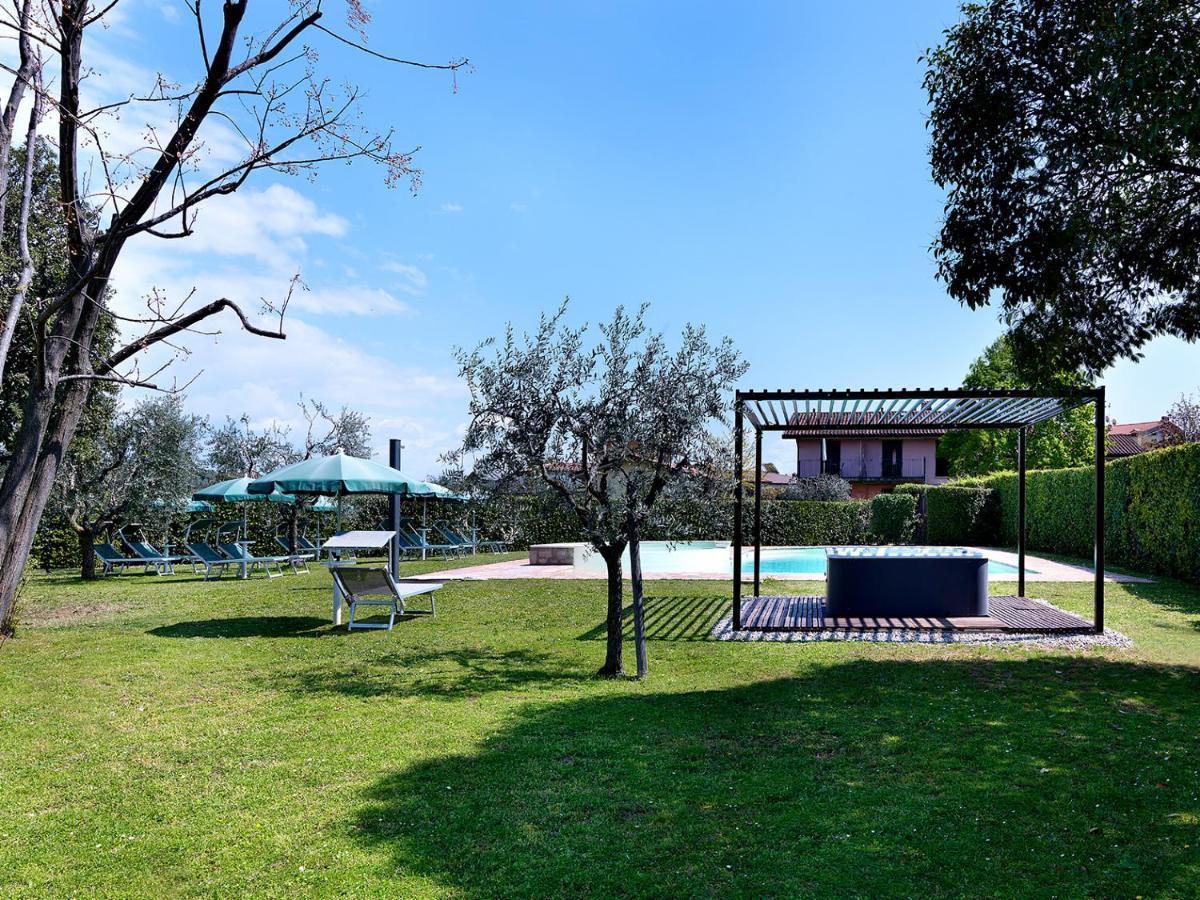 Residence Il Melograno Manerba del Garda Buitenkant foto