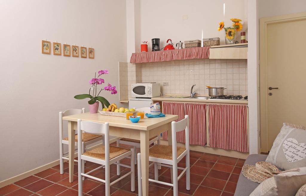 Residence Il Melograno Manerba del Garda Buitenkant foto